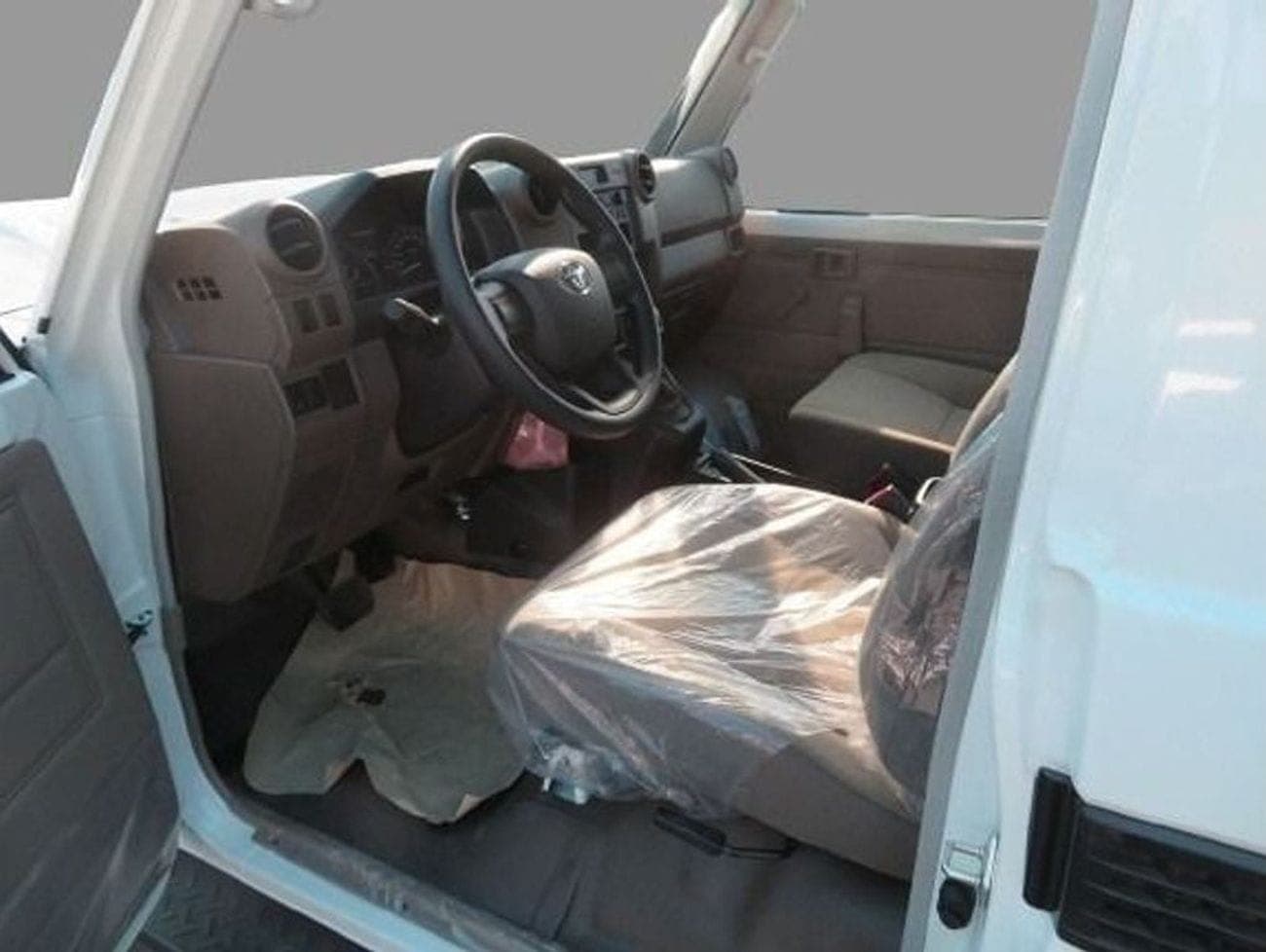  TOYOTA Land Cruiser  view 3